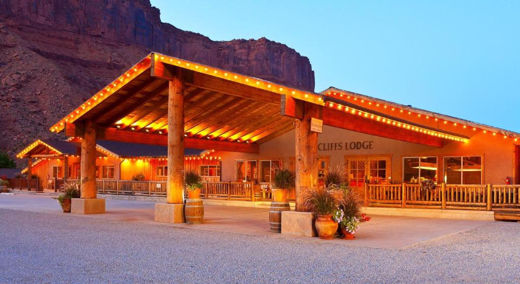 Red Cliffs Lodge provides a scenic and tranquil retreat just a short drive from Arches National Park