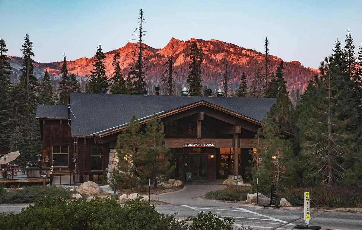 Wuksachi Lodge