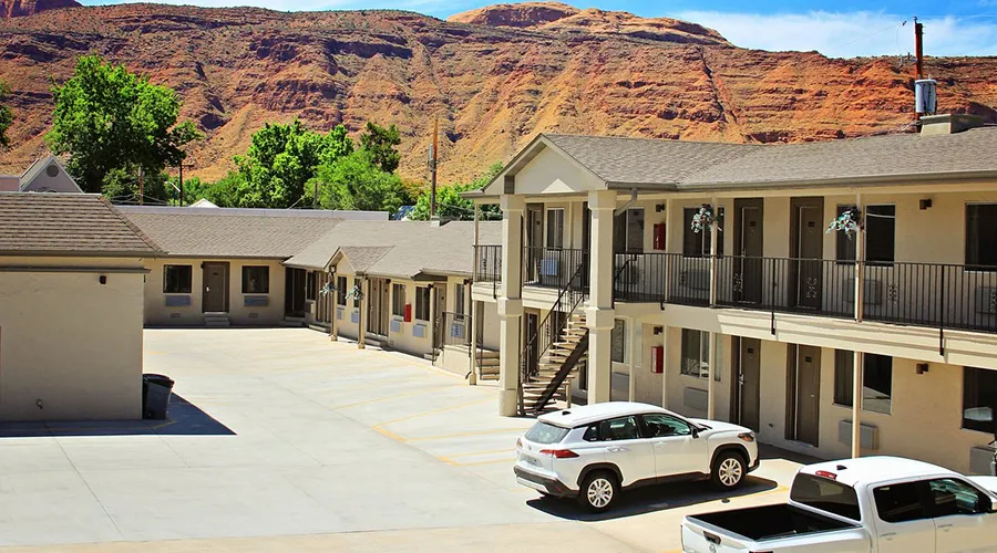 The Bowen Motel is centrally situated downtown