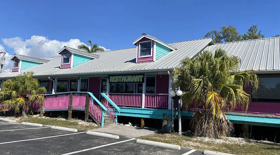 Diving Pelican Restaurant & Bar