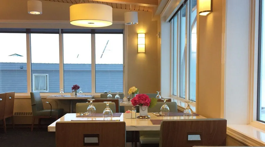 Nullagvik Restaurant is located in the Nullaġvik Hotel