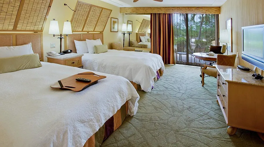 The Hampton Inn - Key Largo Hotel features 100 elegantly furnished guestrooms with a cozy island ambiance