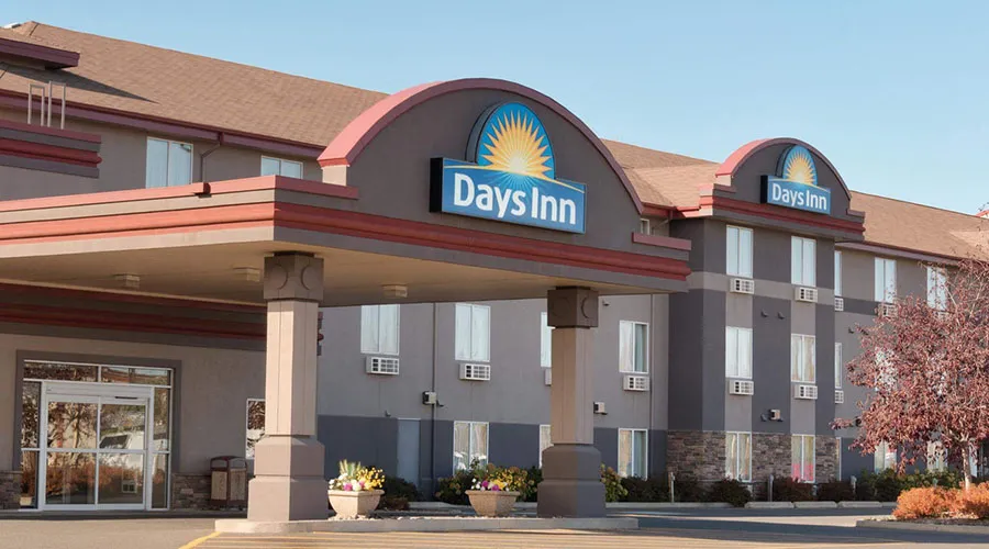 Days Inn & Suites by Wyndham Thunder Bay