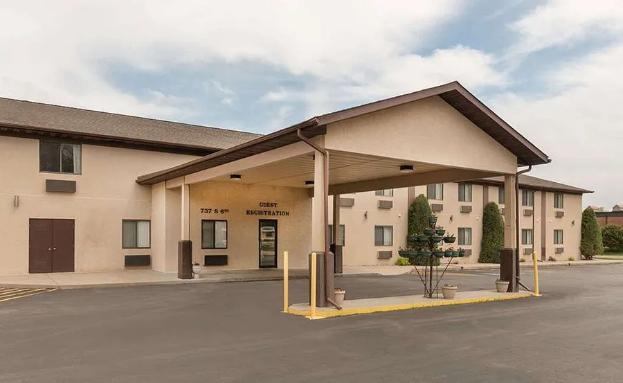 Baymont by Wyndham Hot Springs