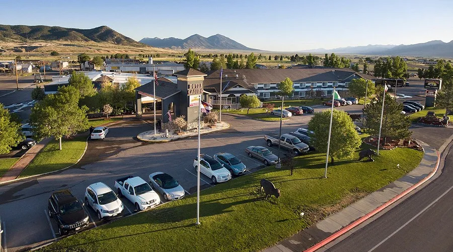 Prospector Hotel and Gambling Hall offers free parking for staying guests