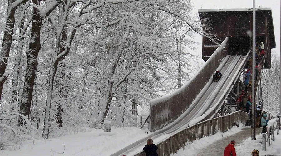 Cross-country skiing and snowshoeing are popular activities in winter