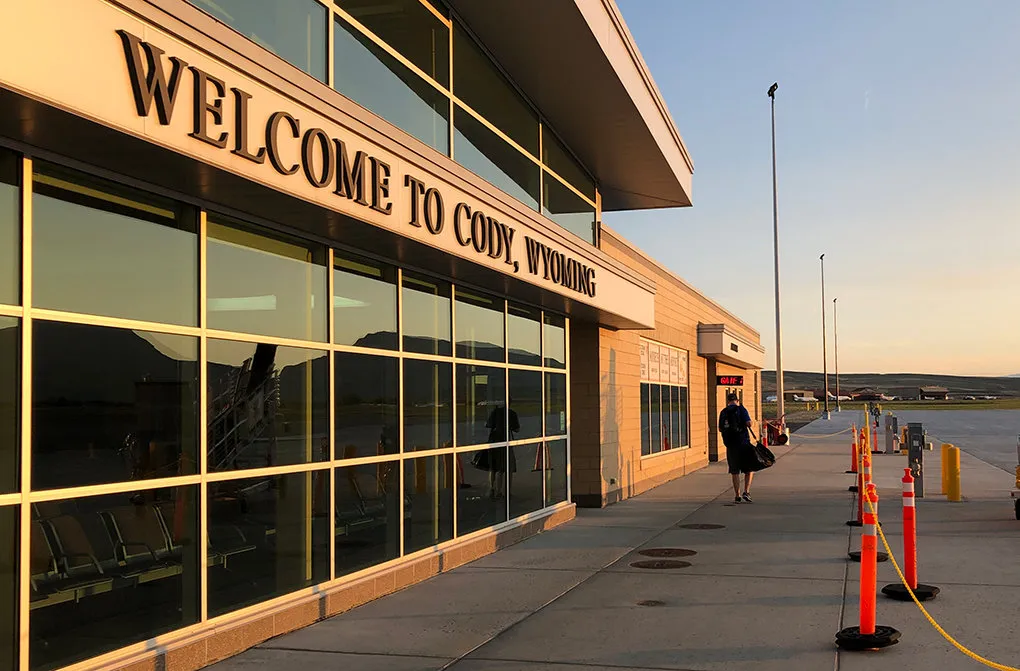 airports near yellowstone national park