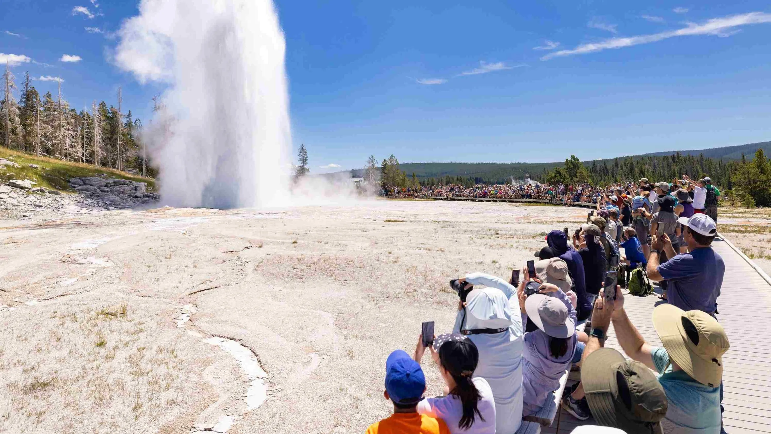 best time to visit yellowstone national park