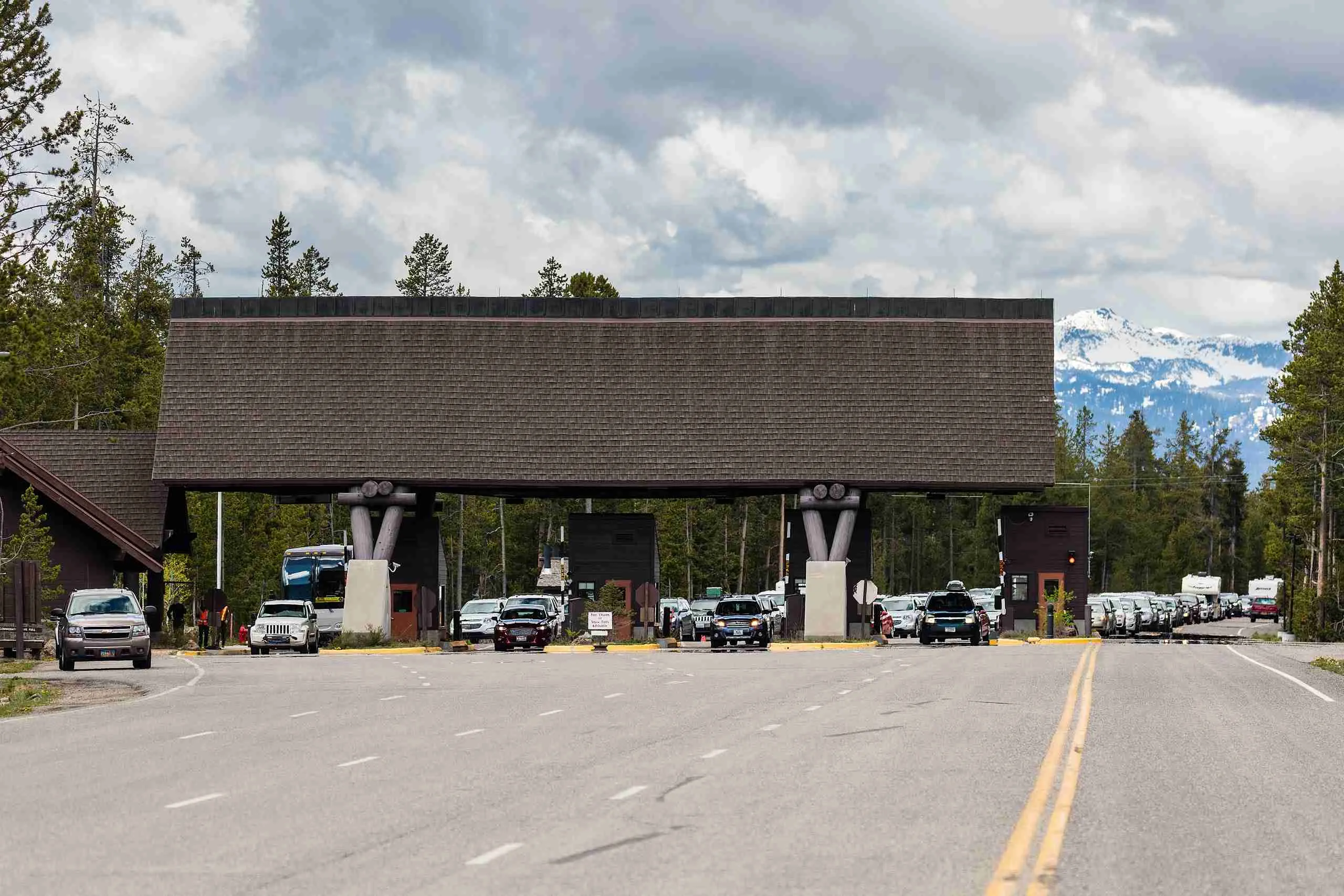 bozeman to yellowstone national park