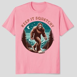 Funny Bigfoot Keep It Squatchy Retro Hiking Camping T-Shirt – Perfect Outdoor Adventure Tee