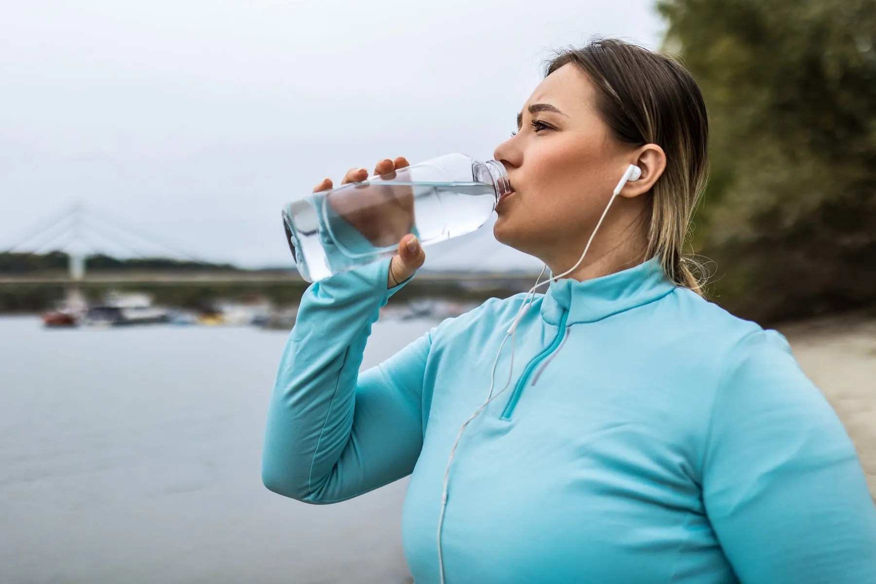 how many bottles is a gallon of water