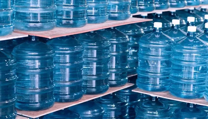 how many bottles is a gallon of water