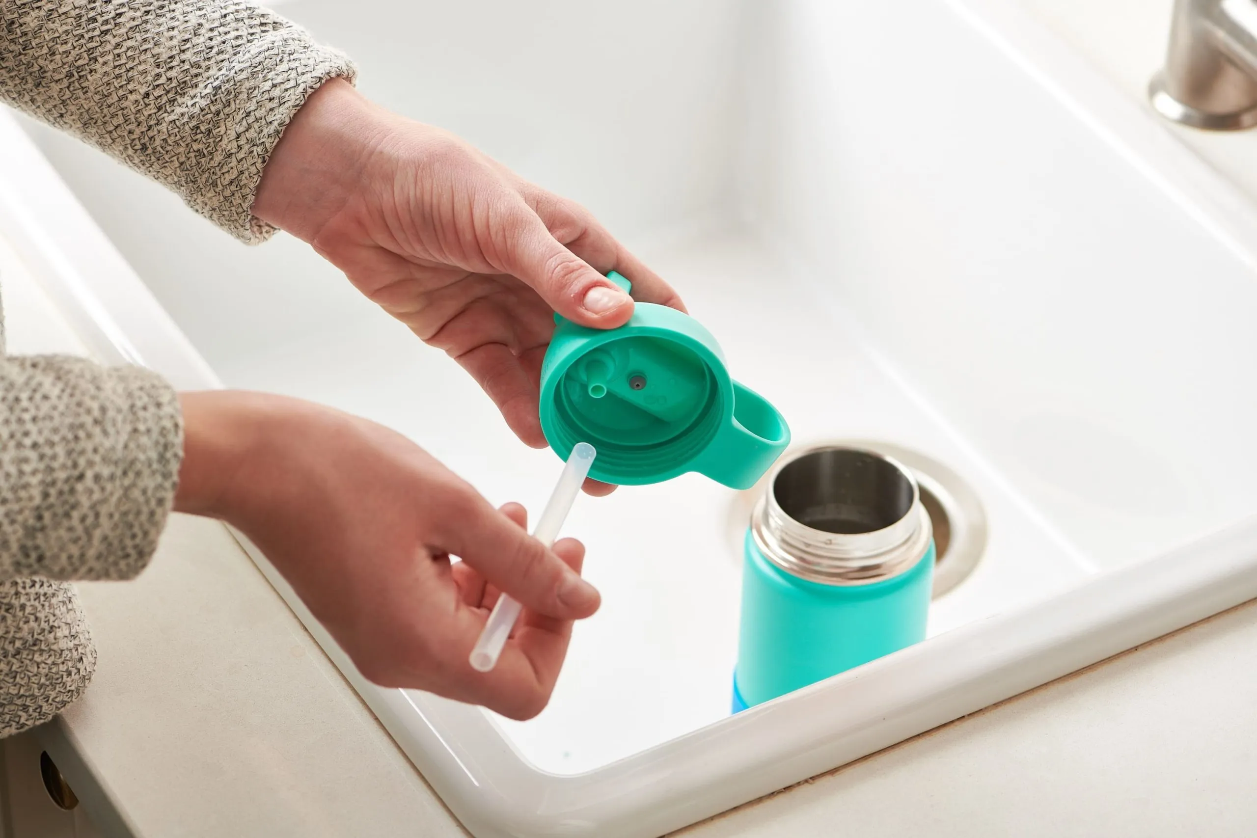 how to clean water bottle