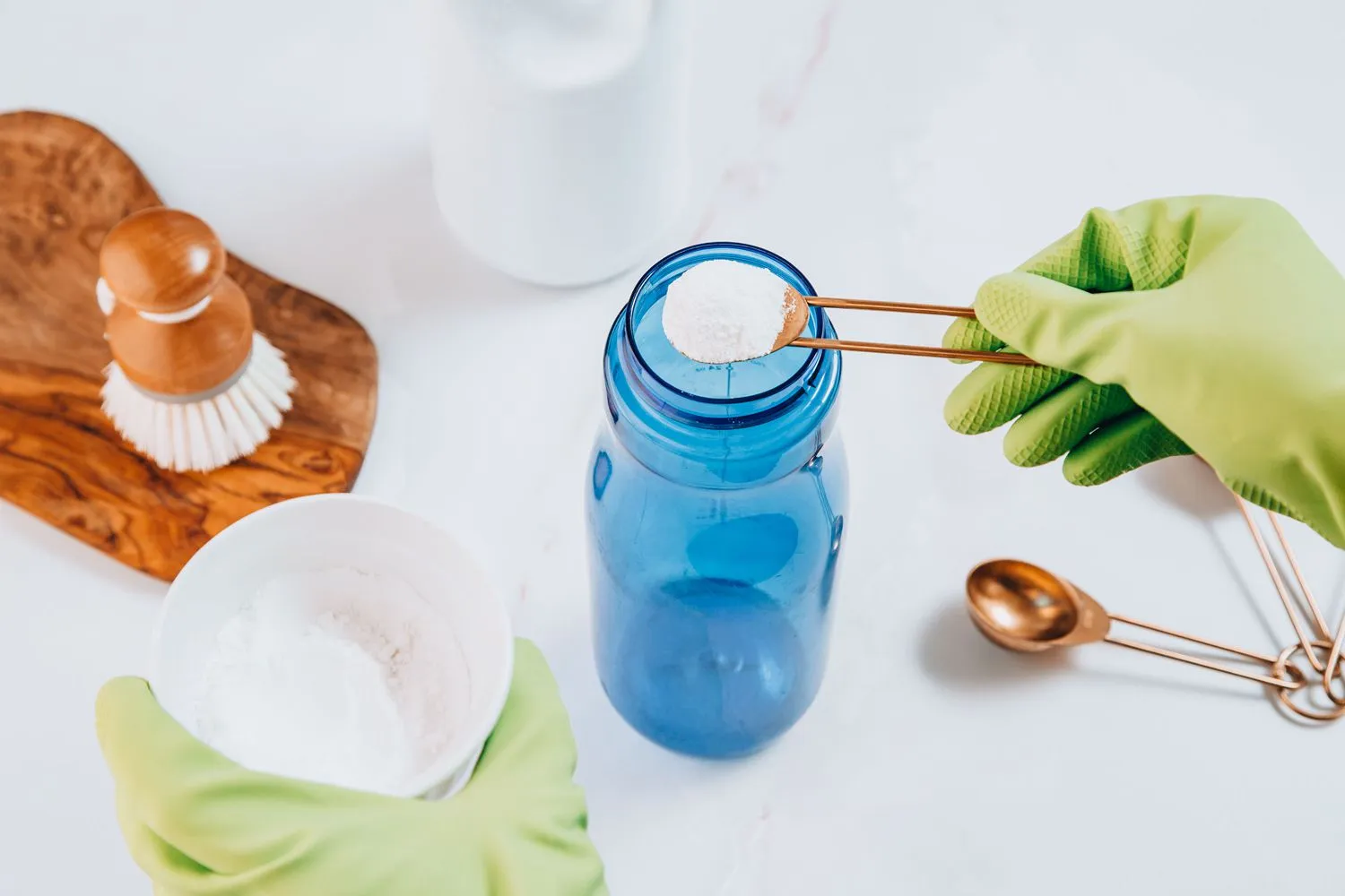 how to clean water bottle