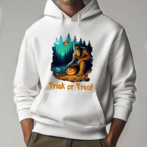 Funny Halloween Trick Or Treat Bigfoot Hoodie