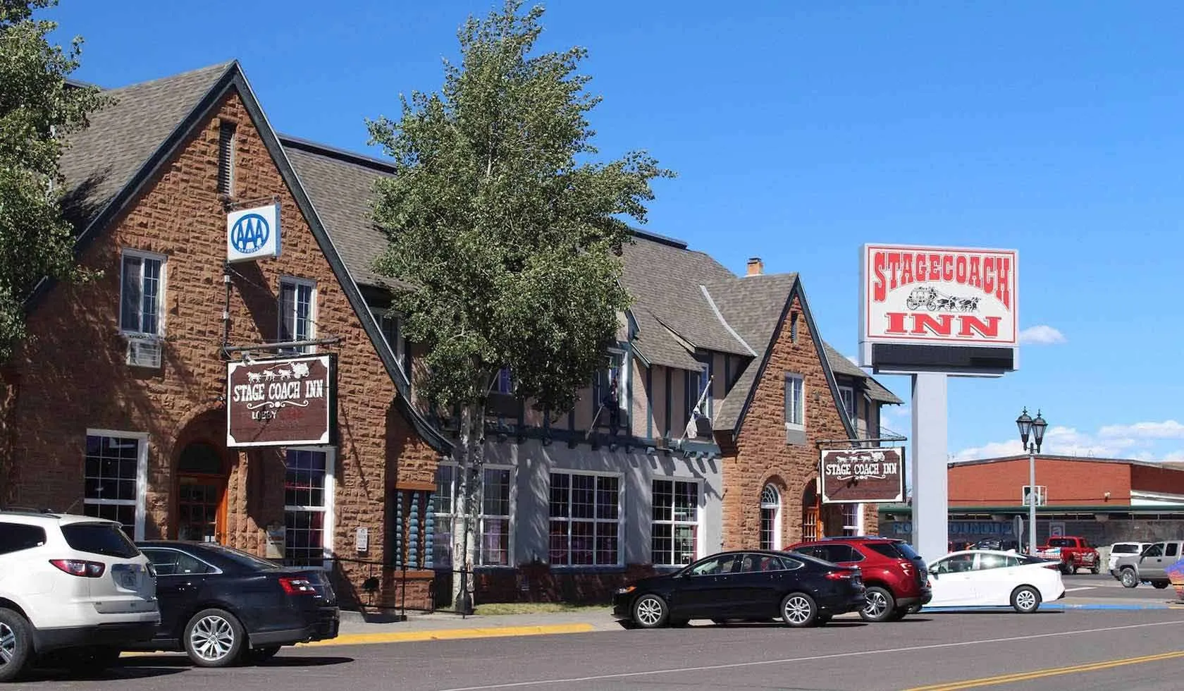 cheap hotels near yellowstone national park