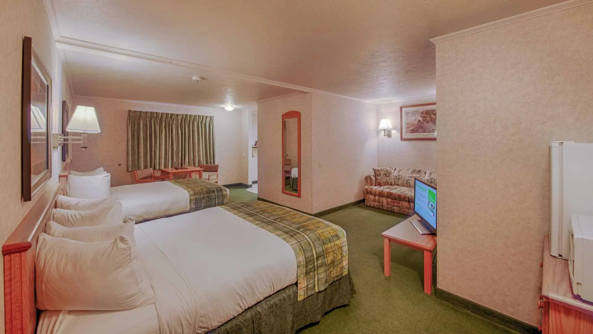 cheap hotels near yellowstone national park