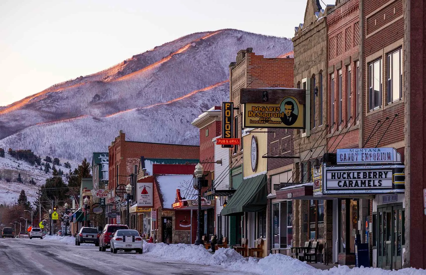 cities near yellowstone national park