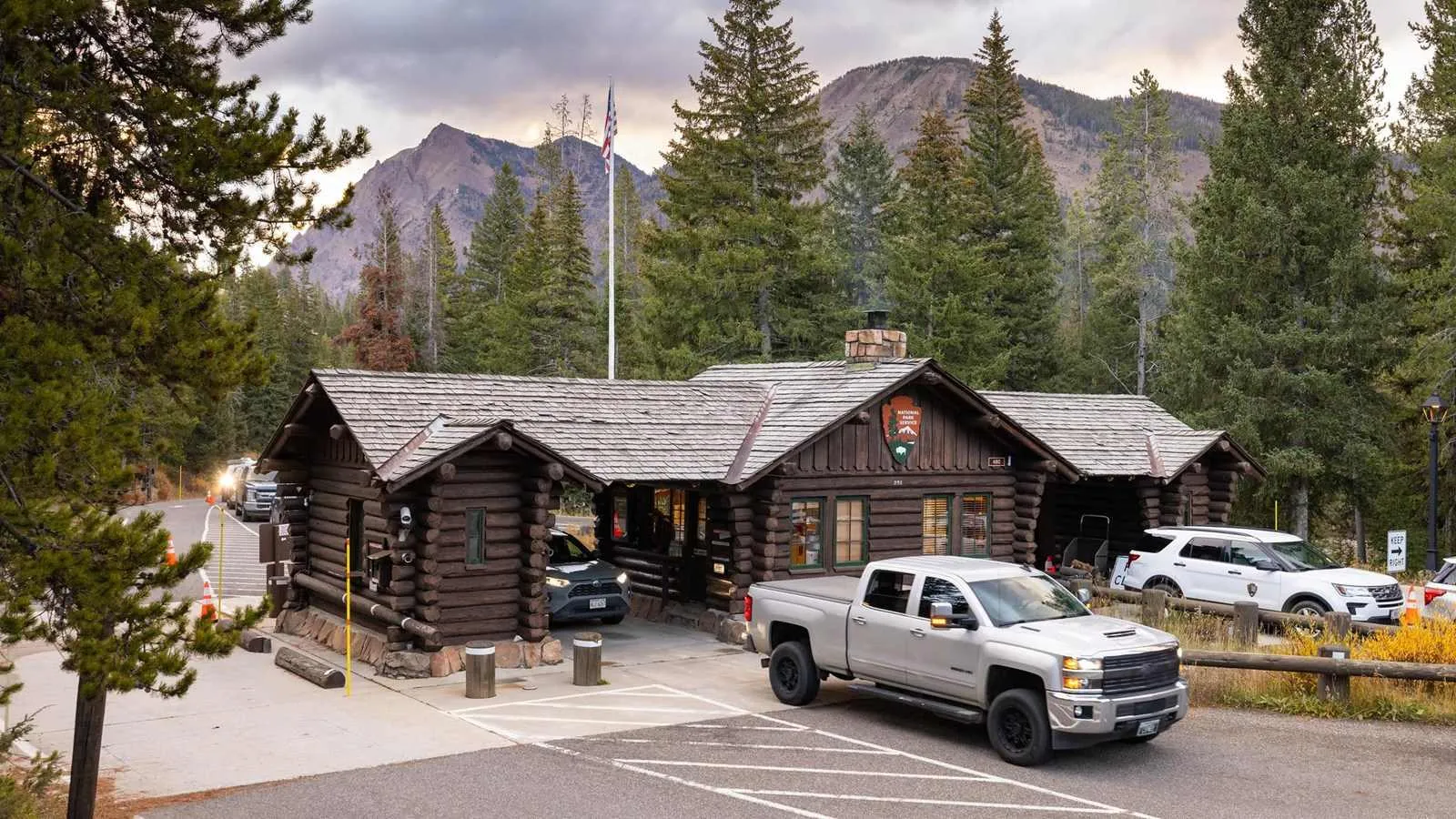 cities near yellowstone national park