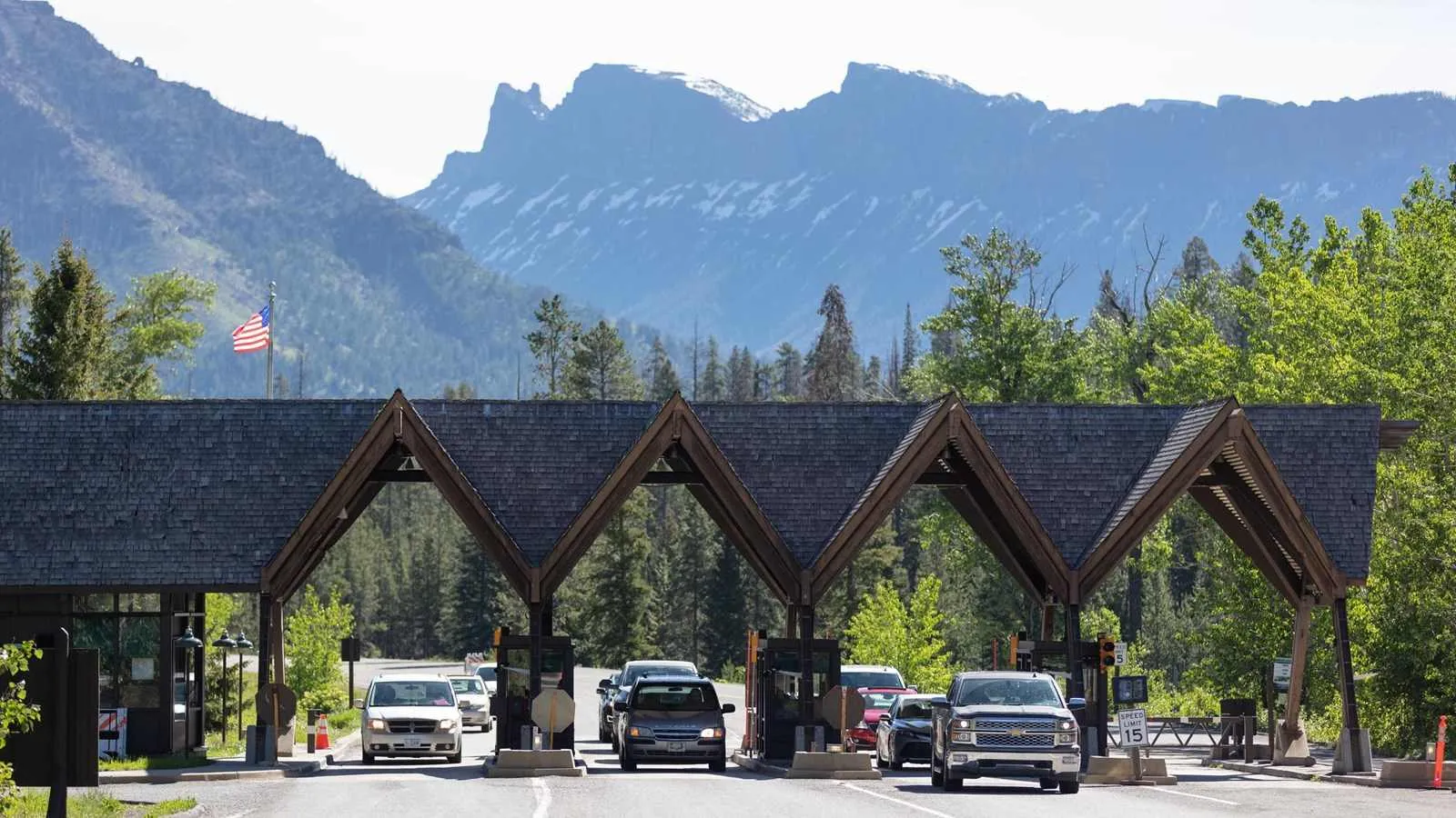 cities near yellowstone national park