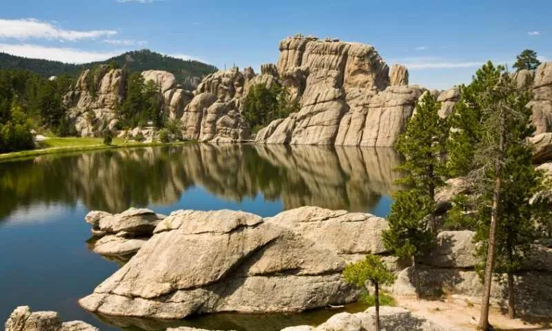 mount rushmore to yellowstone national park