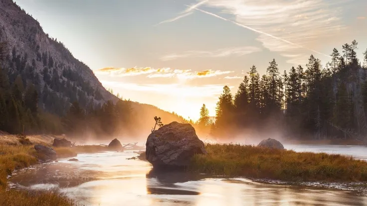 sunrise in yellowstone national park