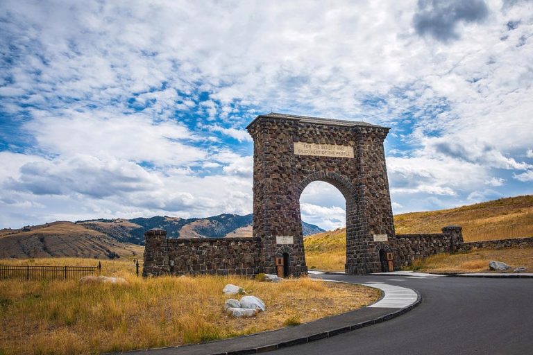 yellowstone national park north entrance