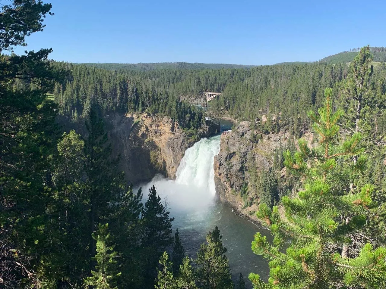 yellowstone national park waterfalls