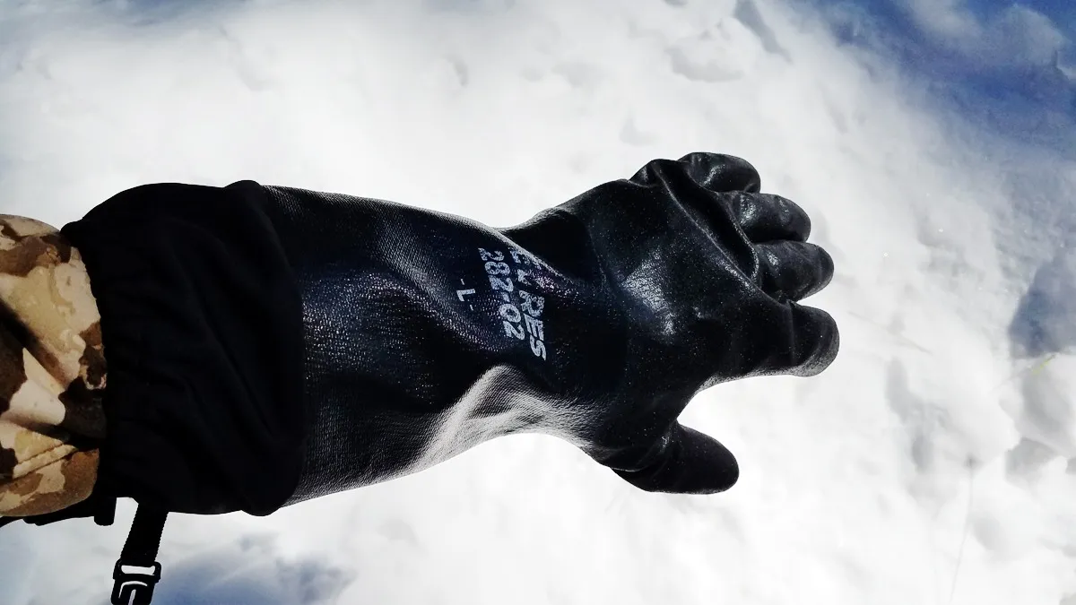 gloves for winter camping