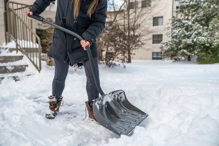 portable snow shovel