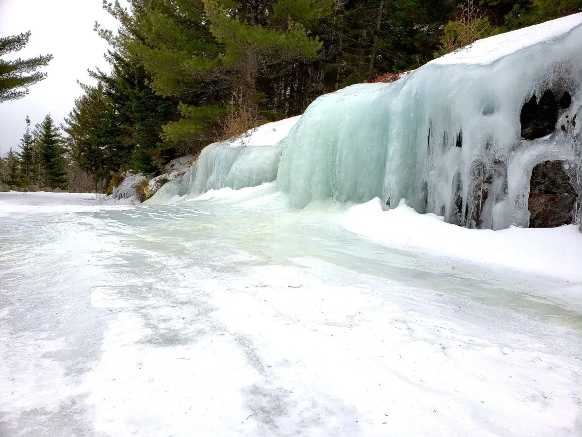 winter hiking trails in the USA