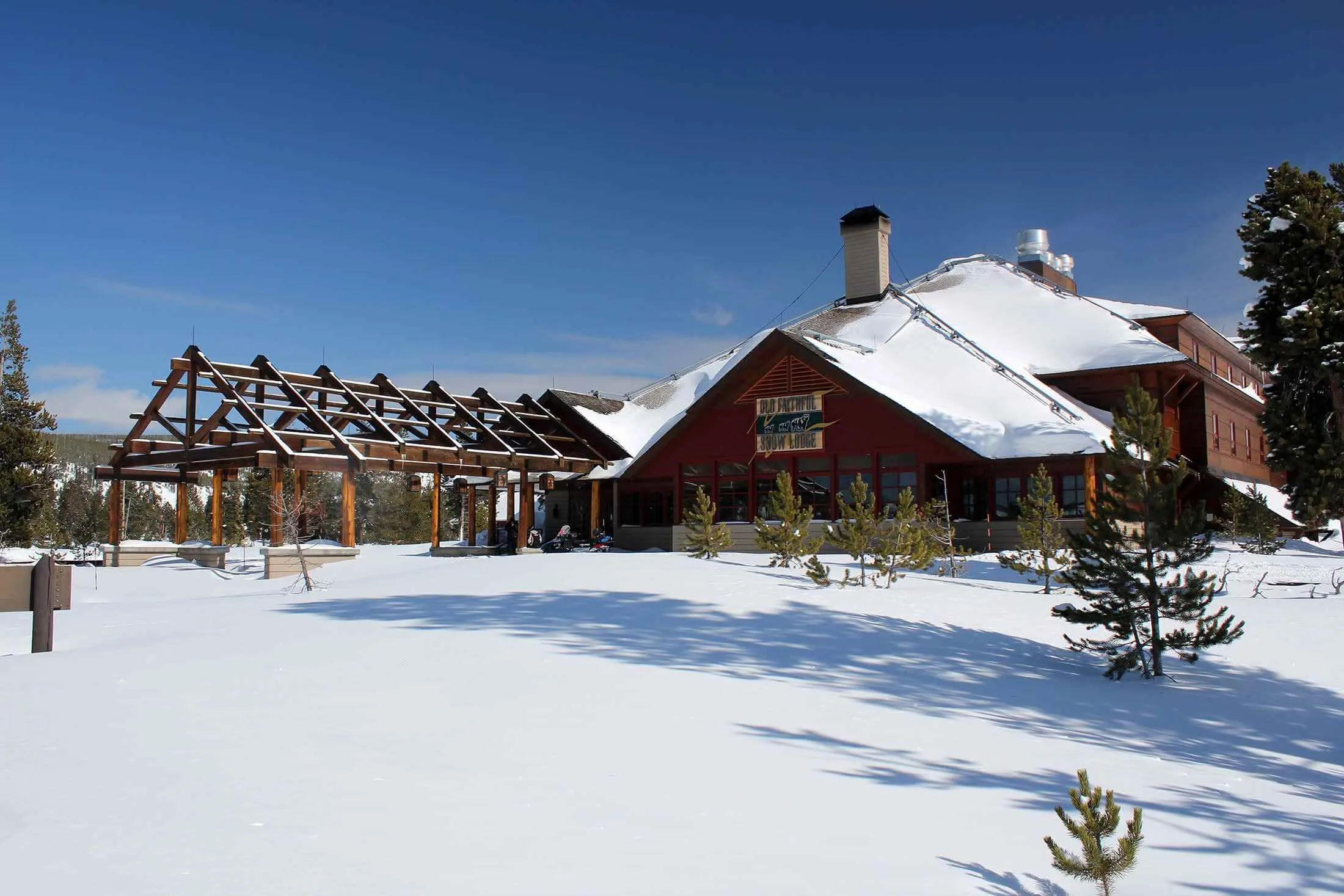 places to stay in yellowstone national park