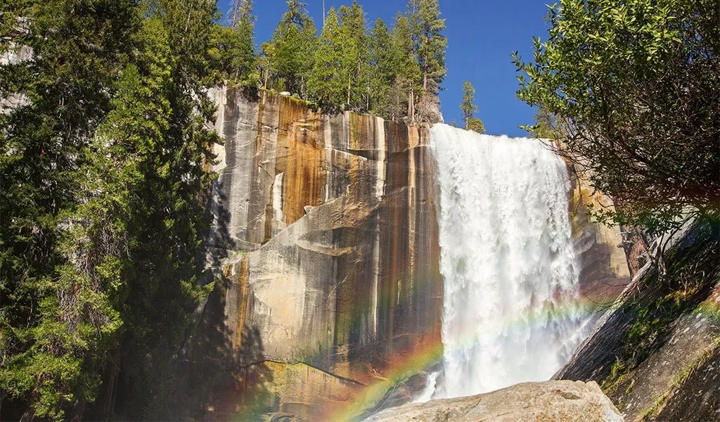 hiking trails with waterfalls