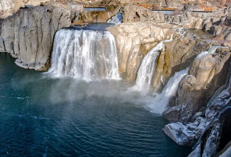hiking trails with waterfalls