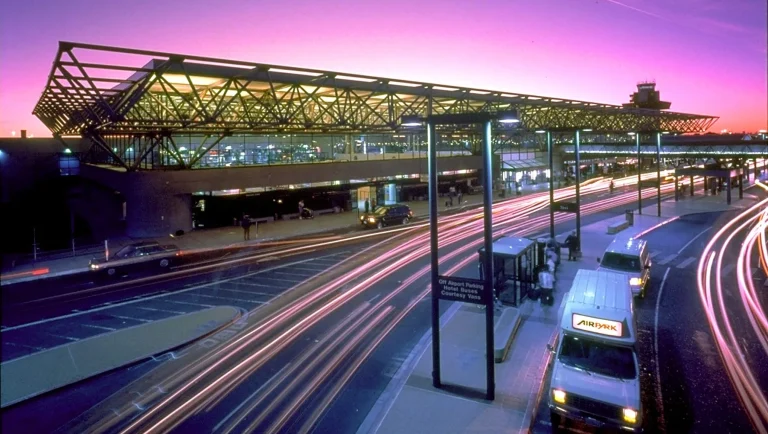 closest airports to yosemite national park